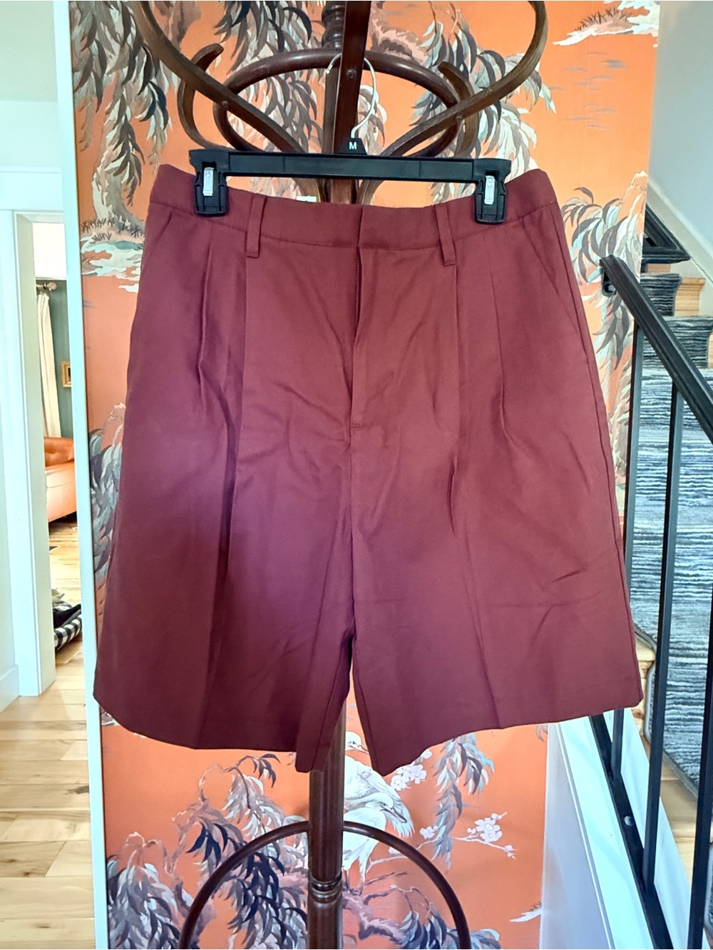 Madewell Women's Tailored Shorts in Burgundy